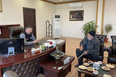 Umre parasını kendi gibi depremzedeler için bağışladı