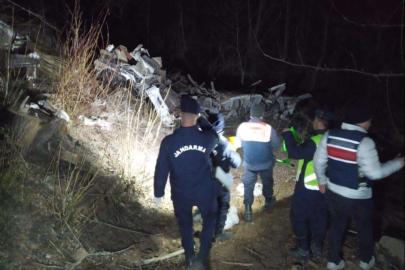 Feci kazada kamyon şarampole uçtu: 7 ölü