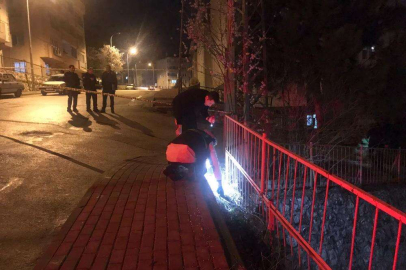 Boşandığı eşi ve erkek arkadaşını bacaklarından vurdu