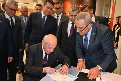 Devlet Bahçeli adaylık başvurusunu yaptı