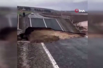 Facianın boyutu böyle görüntülendi! Sel suları Hilvan - Bozova yolunu yuttu