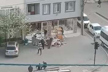 Bursa'da dükkan sahibi kiracısını zorla tahliye etti!