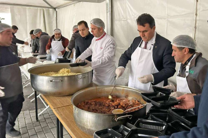 Başkan Dündar’dan vatandaşlara iftar yemeği