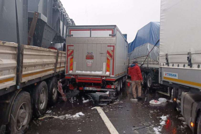 TEM'de feci kaza: 58 araç birbirine girdi