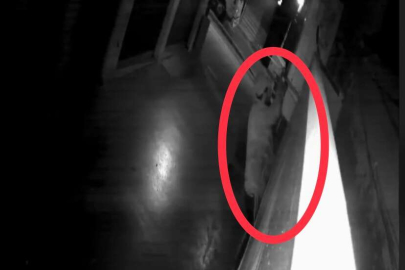 Bursa'da kedi gibi tırmanarak çaldı! Kameralara böyle yansıdı