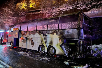 Faciadan dönüldü: Polisleri taşıyan otobüste yangın