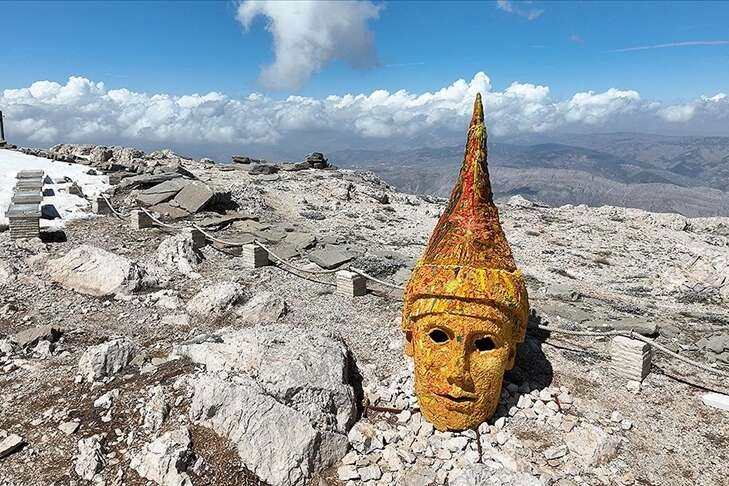 Depremlerden etkilenmeyen Nemrut Dağı, ziyaretçilerini bekliyor