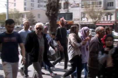 At kafası maskeli vatandaş, görenleri şaşırttı