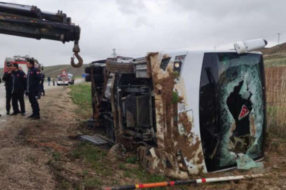 Cezaevi ring aracı devrildi: 1 mahkum öldü, 14 kişi yaralandı