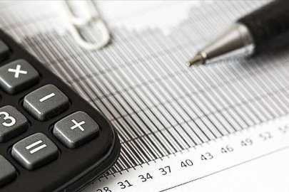 Ekonomistler dünyada yüksek enflasyonun bu yıl süreceğini öngörüyor