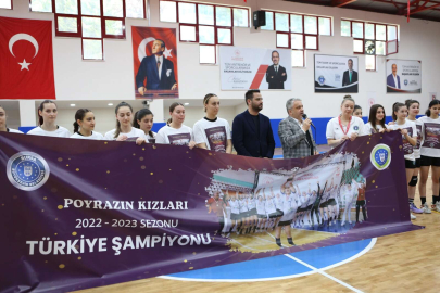 Bursa'da şampiyonlara coşkulu kutlama