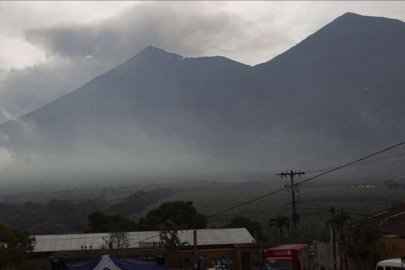 Fuego Yanardağı faaliyete geçti, 1054 kişi tahliye edildi