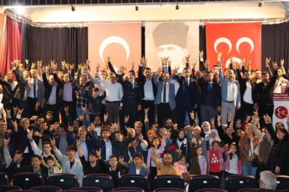 CHP ve İYİ Parti'den istifa eden 324 kişi MHP'ye katıldı