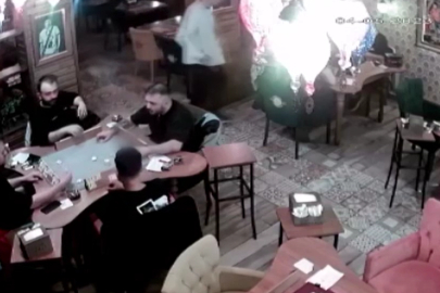 Oğlunu okey oynarken yakaladı, bakın ne yaptı