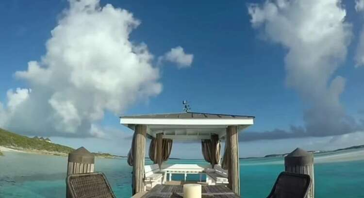 ÜNLÜLERİN EVLERİNE KOMŞU