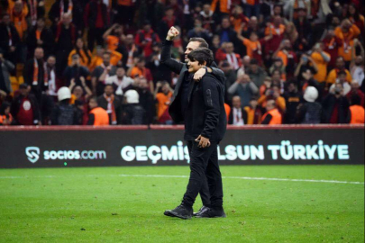 Okan Buruk ve oğlu Ali Yiğit’in şampiyonluk sevinci