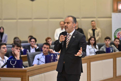 Bursa'da yerel ve ulusal sorunlara genç bakış