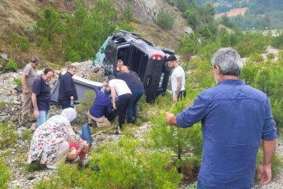 Eski Bakan Zeybekci kazada yaralandı