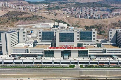 İzmir Bayraklı Şehir Hastanesi hasta kabulü için gün sayıyor