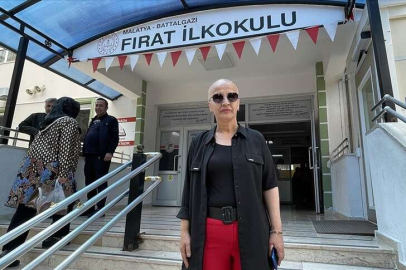 Kanser hastası okul müdürü öğrencileriyle moral buluyor