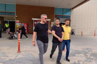 Bursa'da eşini bıçaklamıştı, kızının karne töreninde yakalandı