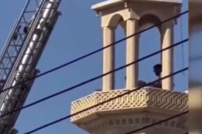 İntihar için çıktığı minareden dövülerek indirildi