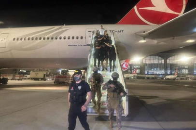 Bakan Yerlikaya duyurdu: Kırmızı bültenle aranan 2 suç örgütü üyesi yakalandı