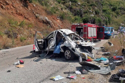 Antalya’da feci kaza: 2 ölü, 1’i ağır 3 yaralı