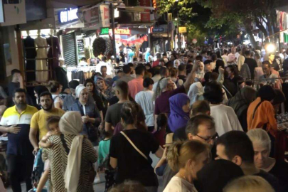 Bursa’da bayram yoğunluğu gece boyu sürdü