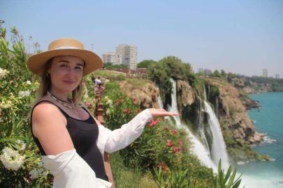 Antalya'nın dünyaca ünlü şelalesine ziyaretçi akını