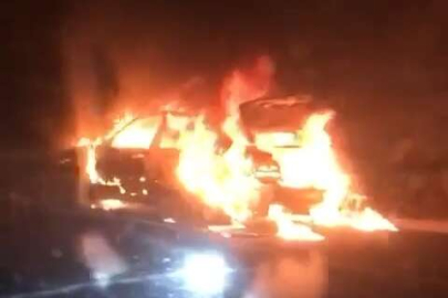 Bursa’da seyir halindeki otomobil alev topuna döndü