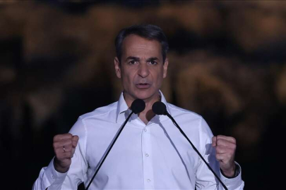 Miçotakis: AB, Türkiye'ye yardım edebilir