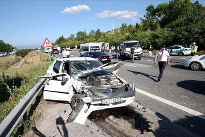 Otoyolda zincirleme kaza: 13 yaralı