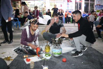 Evlenmek isteyen, bu "eziyet"e katlanıyor