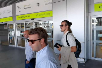 Çağlar Söyüncü, imza için Madrid'e gitti