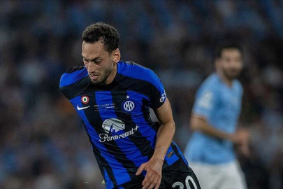 Inter, Hakan Çalhanoğlu'nun sözleşmesini uzattı