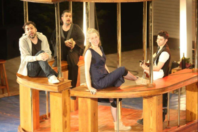 Nilüfer’de, ormanda açık hava tiyatro keyfi