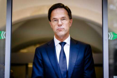 Hollanda'da hükümet düştü!