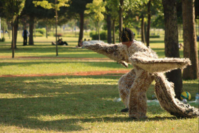 Bursalı tiyatrocu, madde bağımlılarına korku saldı