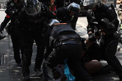 Paris'te polisin uyguladığı şiddete soruşturma