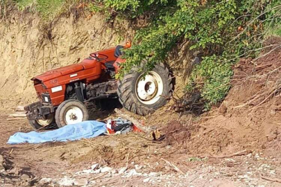 Şarampole devrilen traktörün sürücüsü yaşamını yitirdi