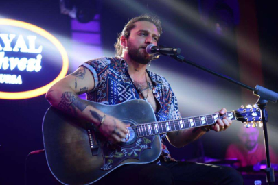 İlk kez seslendirdi: Bursa'da Ufuk Beydemir rüzgarı