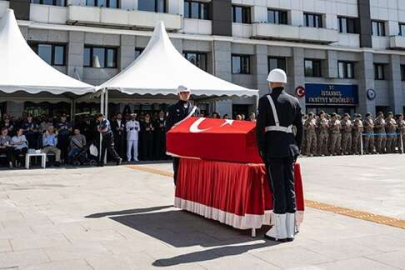 Şehit polis Alp Efe Bekit son yolculuğuna uğurlandı