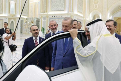 Cumhurbaşkanı Erdoğan, Al Nahyan'a Togg hediye etti