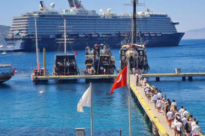 "Mein Schiff 5" yeniden Bodrum’da