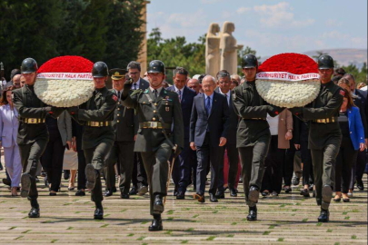 Kılıçdaroğlu Anıtkabir’de