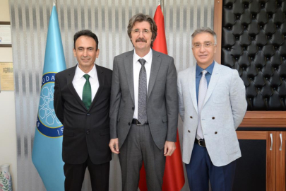 Bursa Uludağ Üniversitesi'nde bayrak değişimi