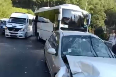 Zincirleme kazada 12 araç birbirine girdi