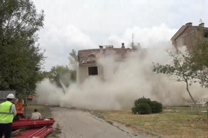 Yıkılan 5 katlı binanın içinden "Deprem Yatak" sağlam çıktı