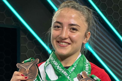 Milli halterci Cansu Bektaş dünya üçüncüsü
